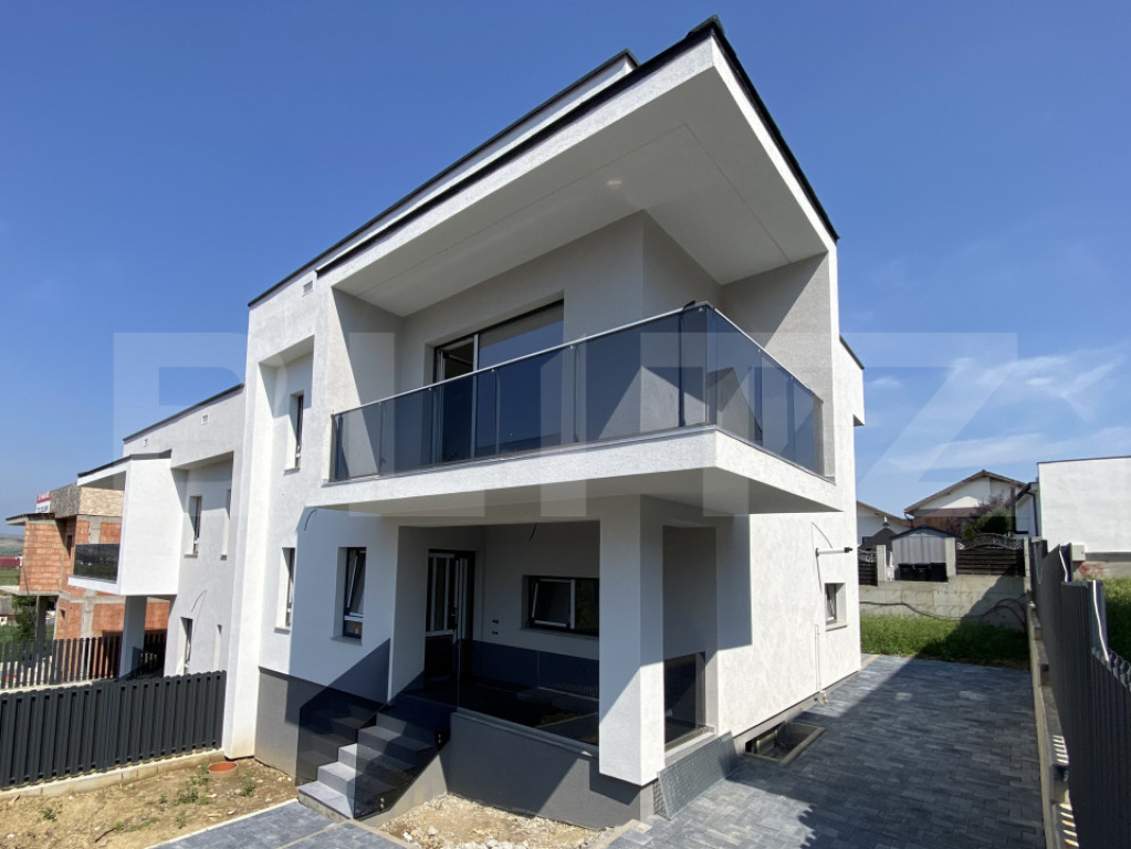 Duplex in ansamblu privat, 120 mp utili, zona Aerodrom Dezmi