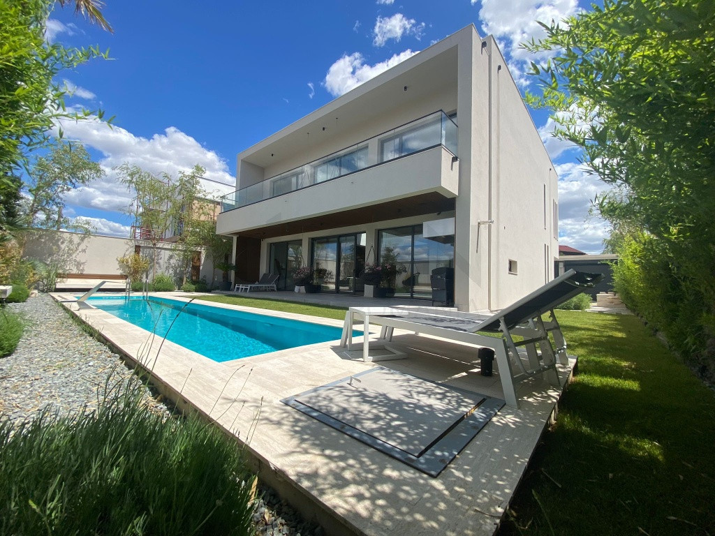 Vila cu buncar independenta energetic Corbeanca