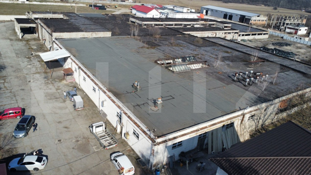 Spatiu industrial, 9500 mp construiti si 25000 mp teren, zon