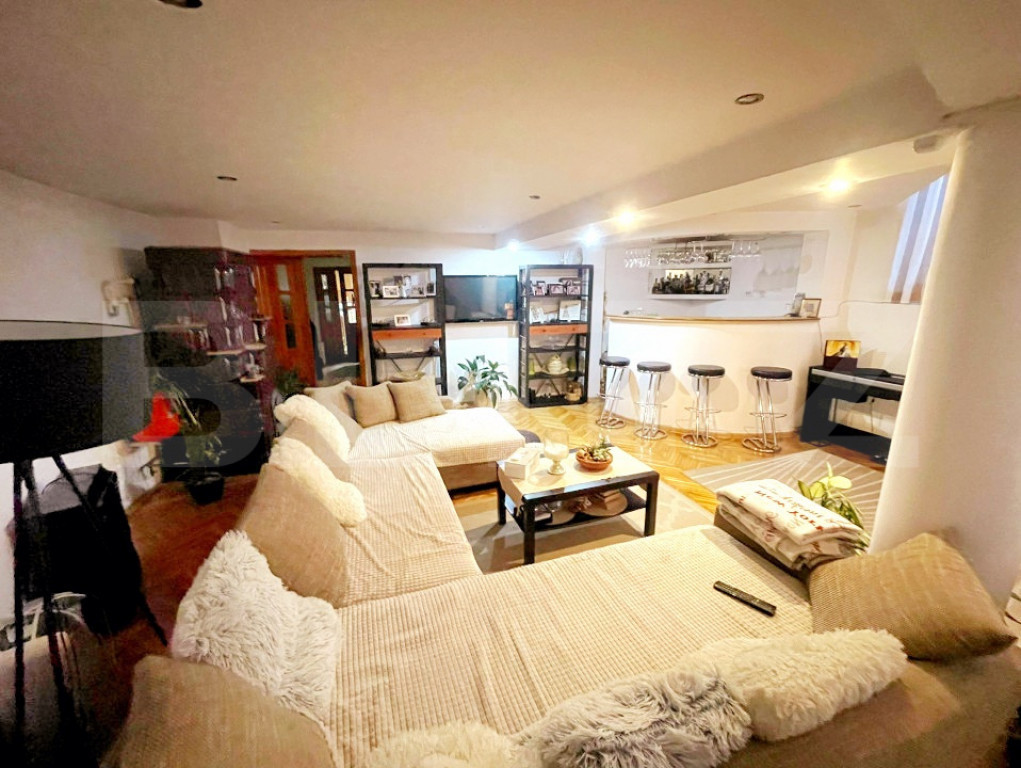 Casa cu 6 camere,teren 516 mp, zona Centru