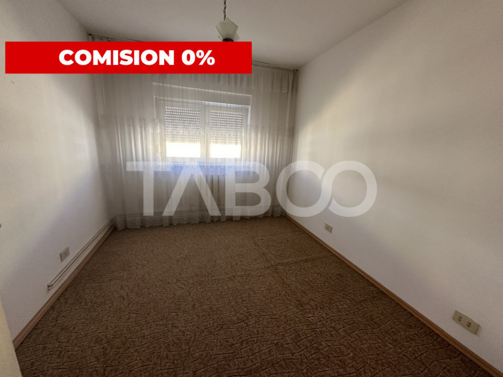 Apartament 4 camere 2 bai boxa la subsol etaj 3 zona 1 Dece