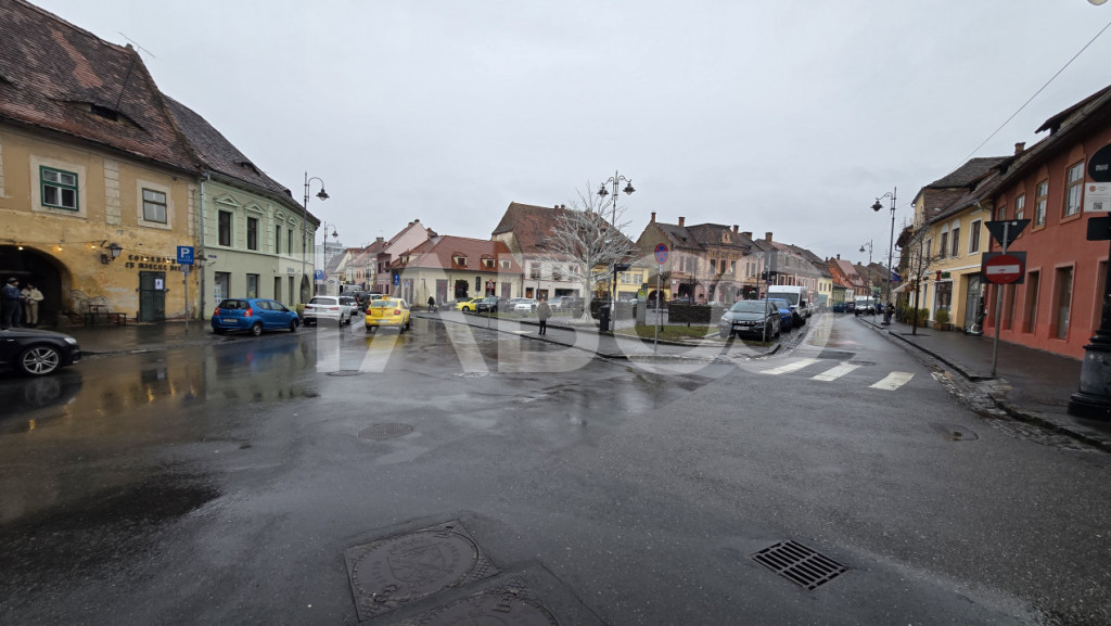 Spatiu comercial in apropiere de Podul Minciunilor de vanzar