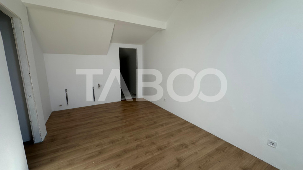 Apartament 3 camere 85 mpu cu balcon parcare inclusa zona V