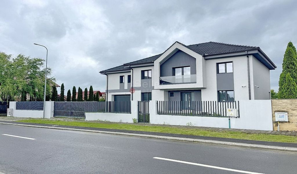 Suprafata Generoasa | Proximitate imediata fata de Cetate...