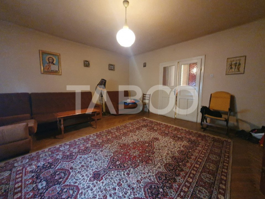 Casa 5 camere 374 mp utili + Anexa 75 mp in punctul 0 al Fag