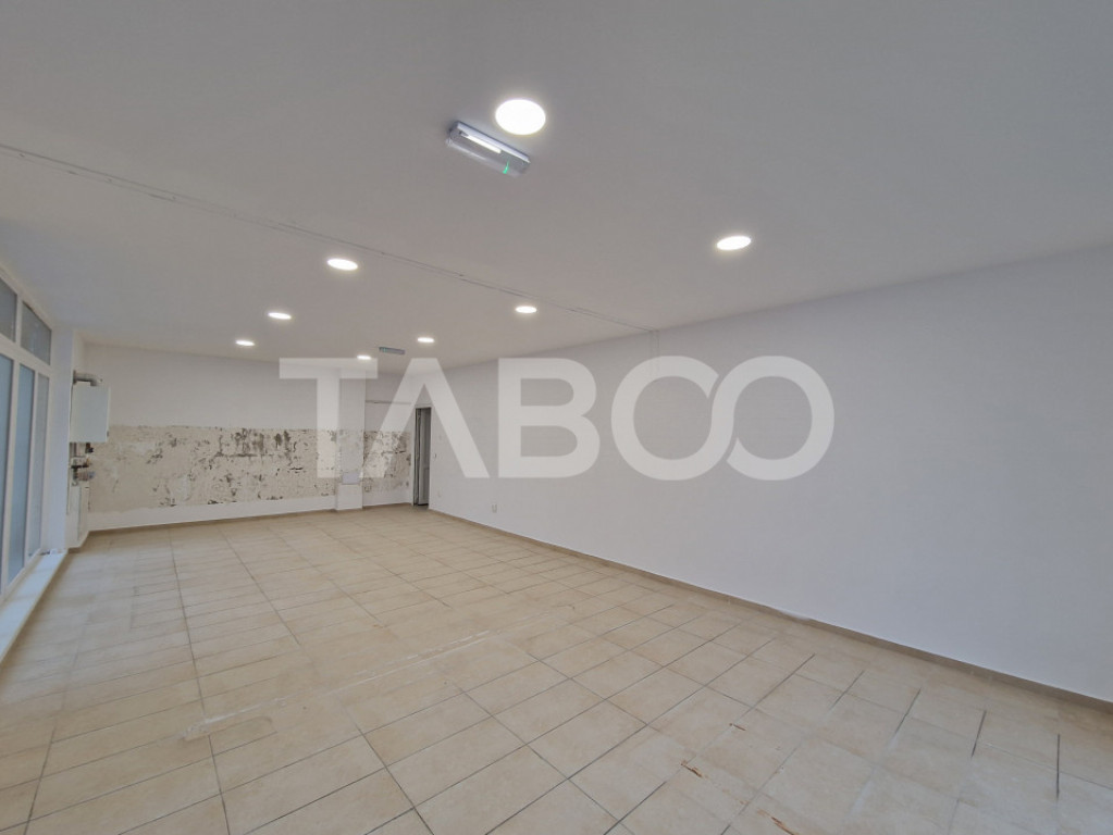 Spatiu comercial 57 mp utili cu loc parcare Doamna Stanca