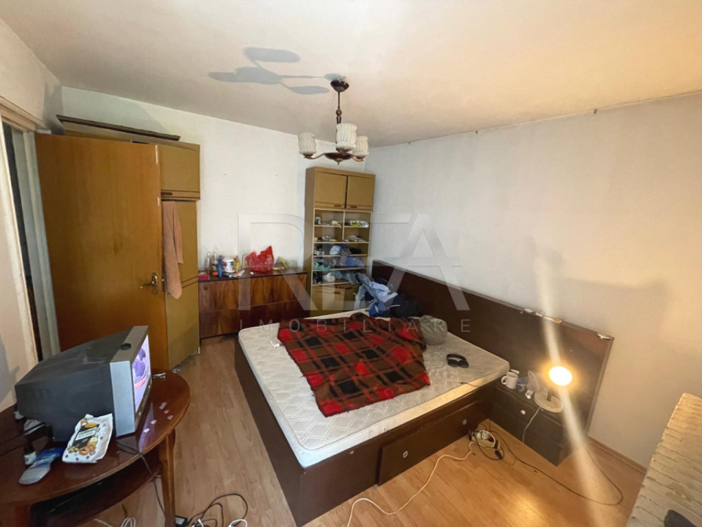 Decomandat 4 Camere 90mp Ozana Titan