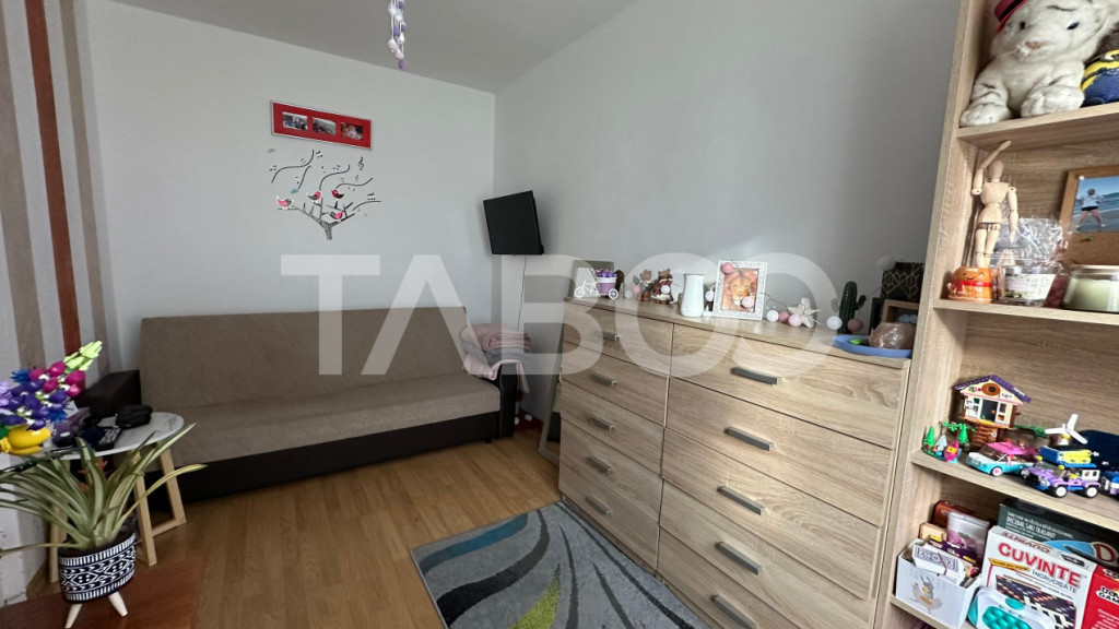 Apartament 2 camere etaj intermediar zona Mihai Viteazul S