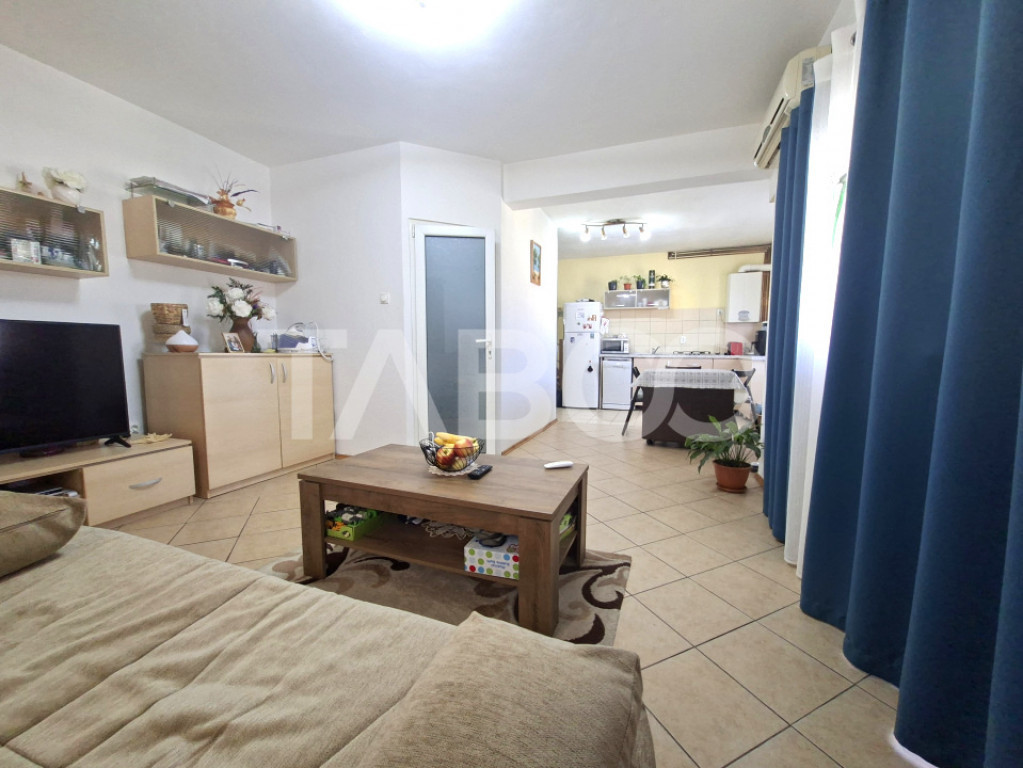 Apartament de vanzare 3 camere Terezian 70 mpu plus balcon C