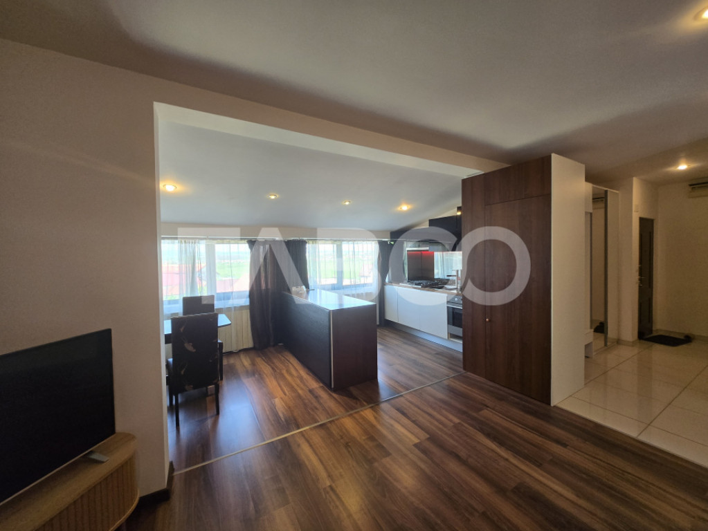 Apartament decomandat 75mp 3 camere de inchiriat zona Tilisc