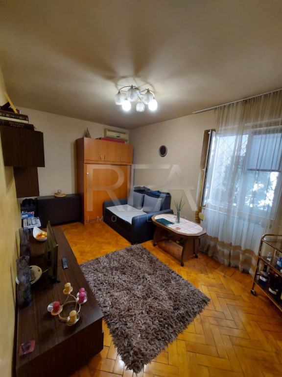 Apartament 3 camere Barbu Văcărescu, parter înalt, bloc r