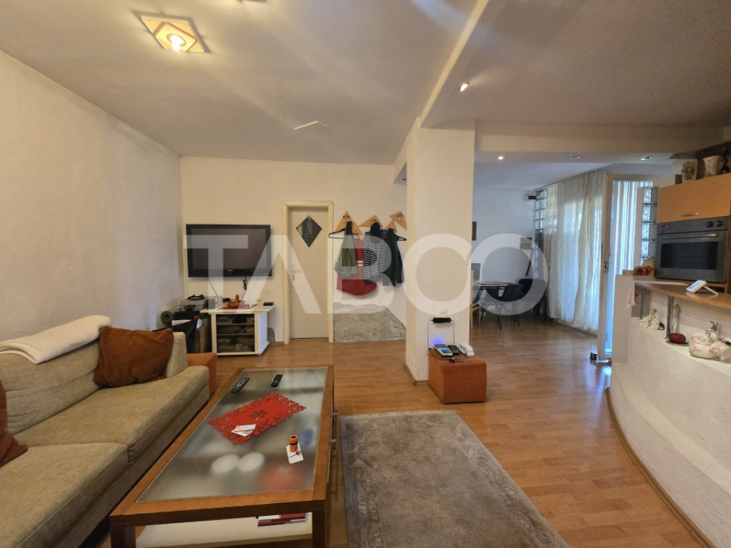 Casa individuala de vanzare 240mp si curte 183mp zona Lazare