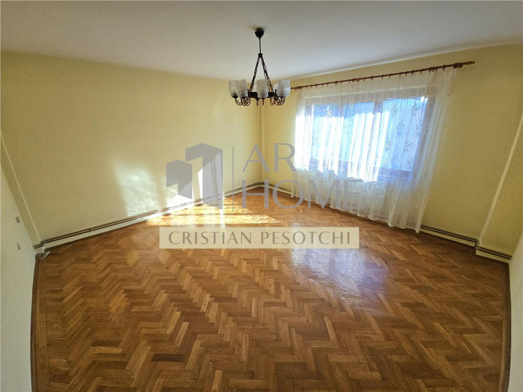 Apartament 5 camere, nemobilat, zona Ultracentrala, Ploiesti