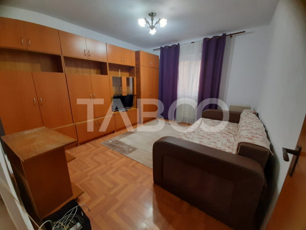 Garsoniera decomandata de inchiriat 28 mpu etaj 1 Vasile Aar