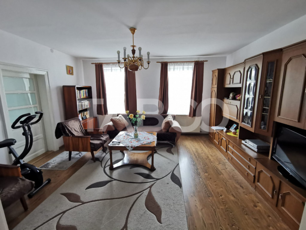 Apartament cu 5 camere in zona de case a Bulevardului Mihai