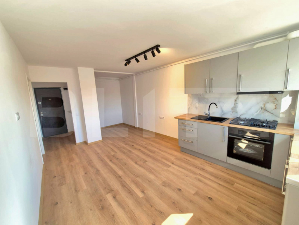 Apartament cu 3 camere, parcare inclusa, curte privata, zona