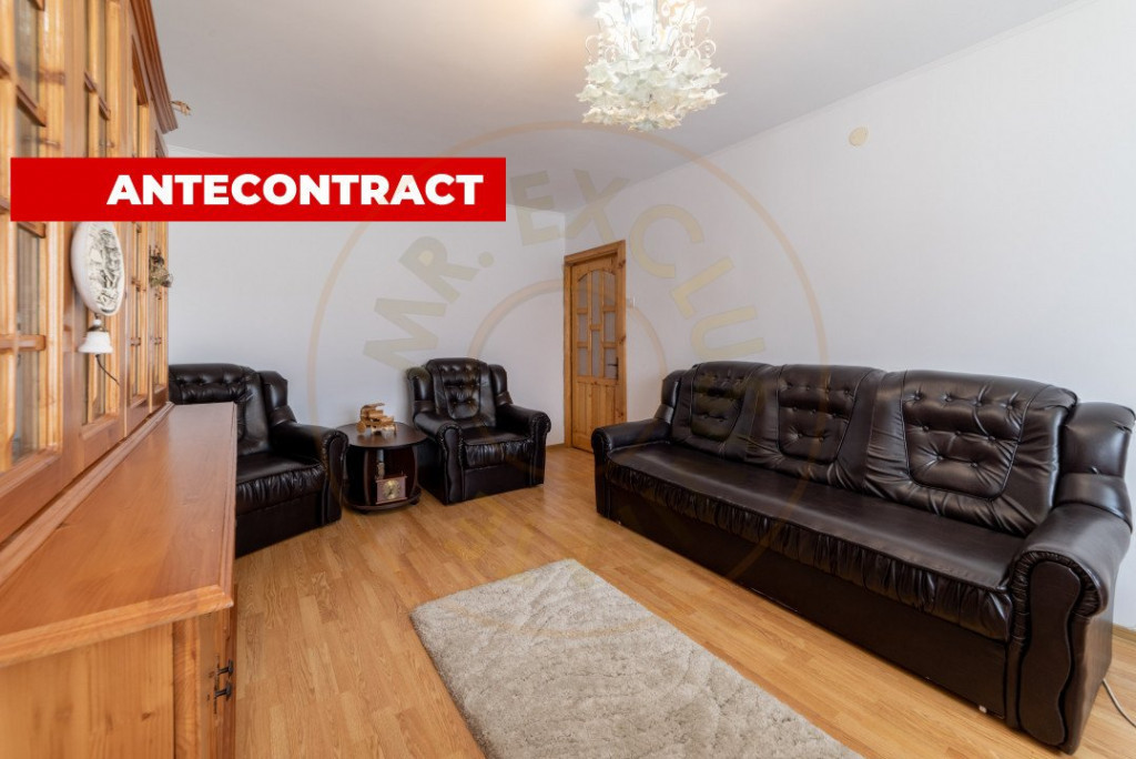 Apartament 3 camere - Topoloveni, Central