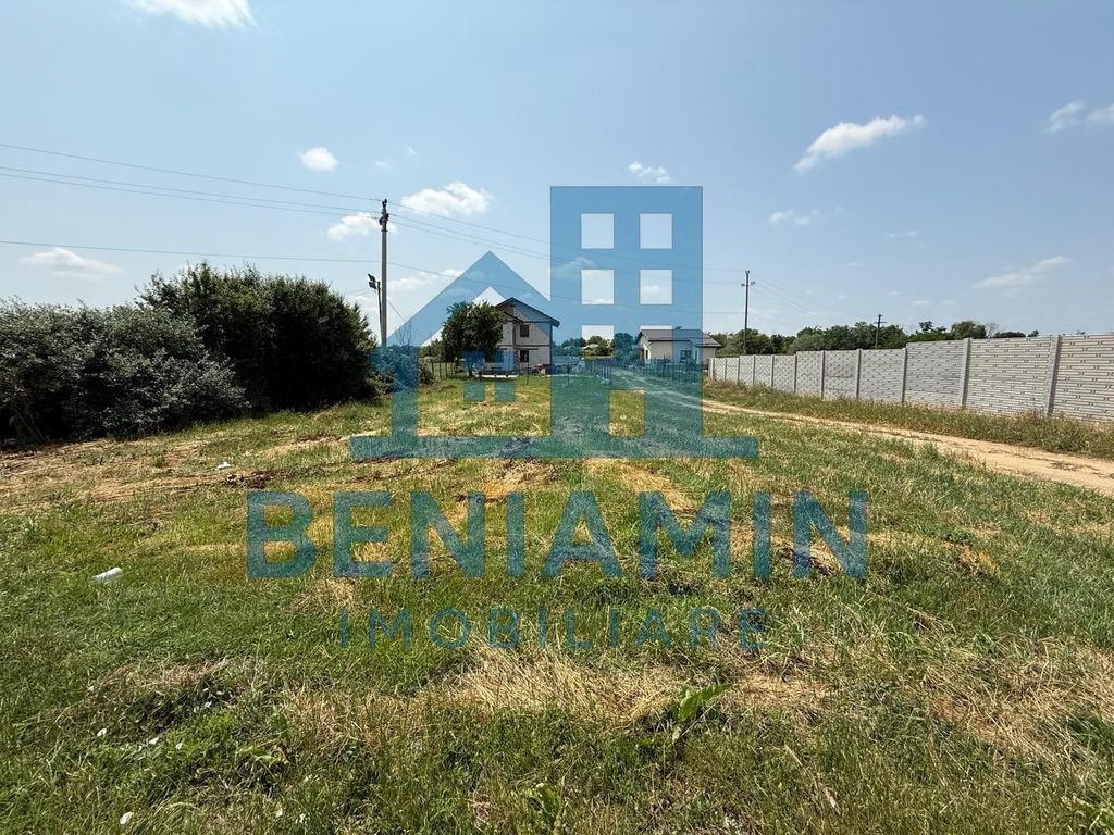 400mp-Intravilan-Apa-Curent-Canalizare-Locatie Buna-Piele...