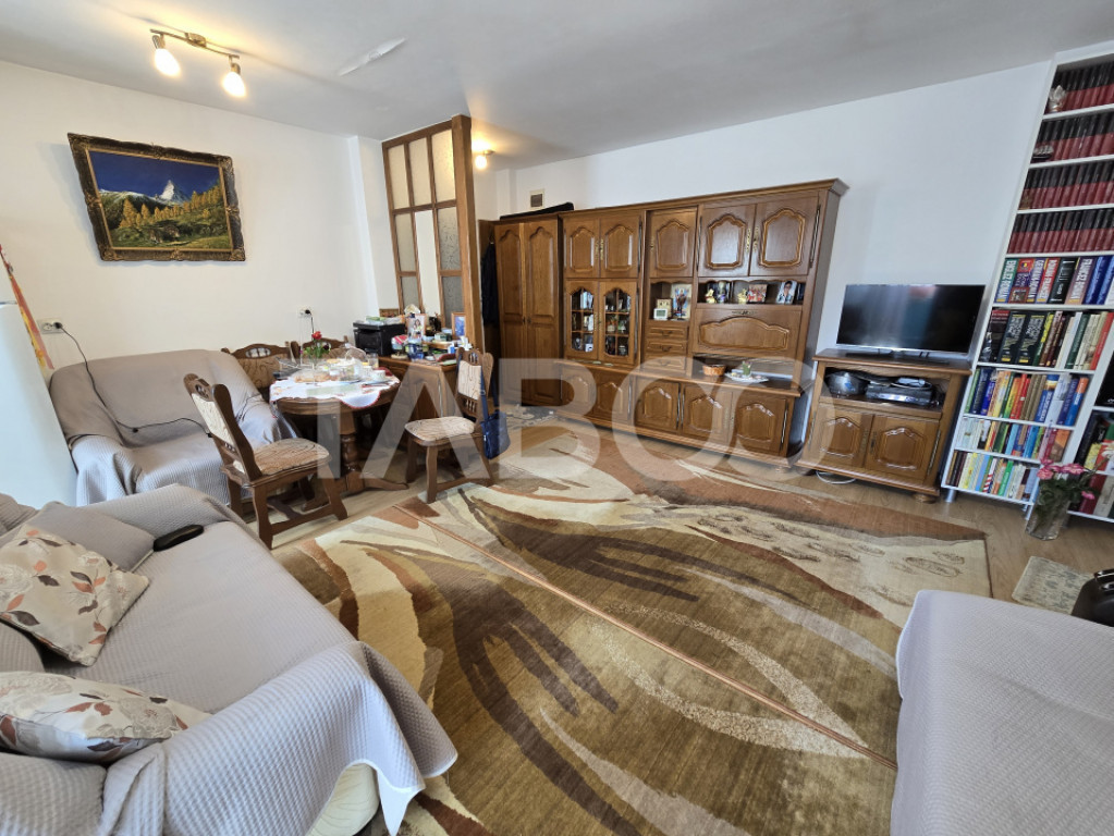 Apartament 2 camere de vanzare balcon parcare Doamna Stanca