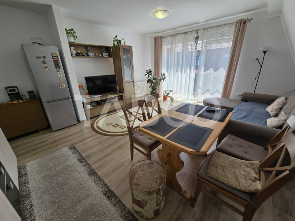 Apartament decomandat de vanzare mobilat 65 utili balcon par