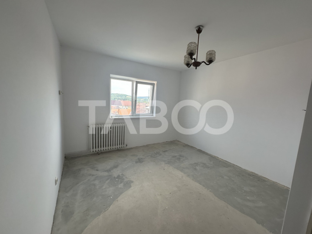Apartament decomandat 3 camere 2 bai 65 mpu zona Bulevardul
