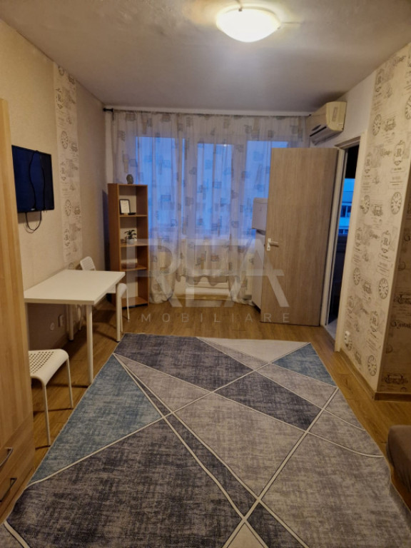 Titan - decomandata - metrou