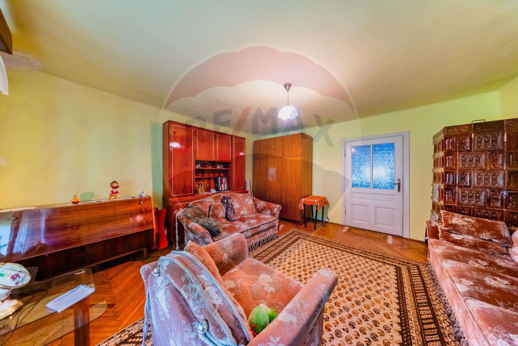 Casă cu 3 camere de vânzare în zona Gai, teren de 1249mp