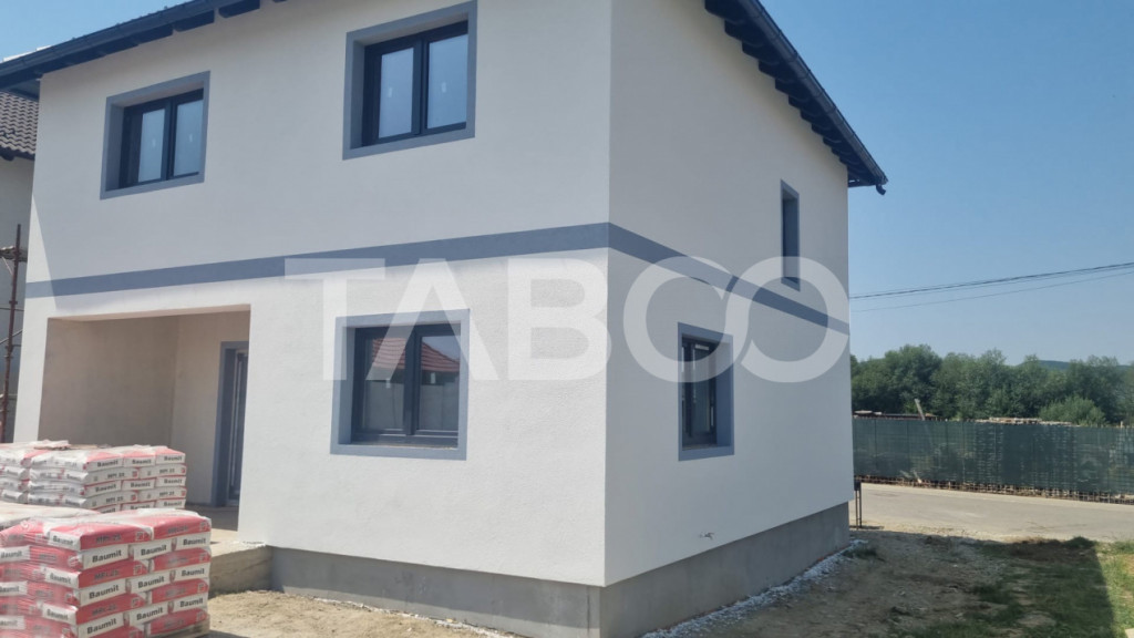 Casa individuala cu 4 camere 110 mpu si teren de 290 mp Cris