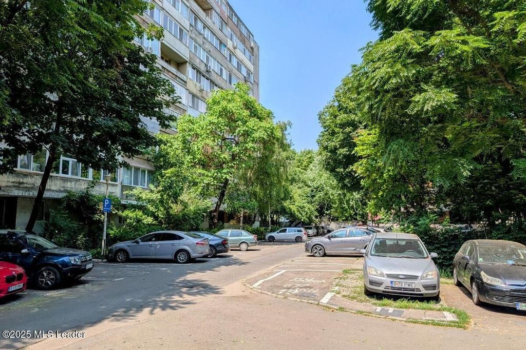 Piata Sudului - 2 camere, etaj 2, 46 mp + balcon 12 mp, v...