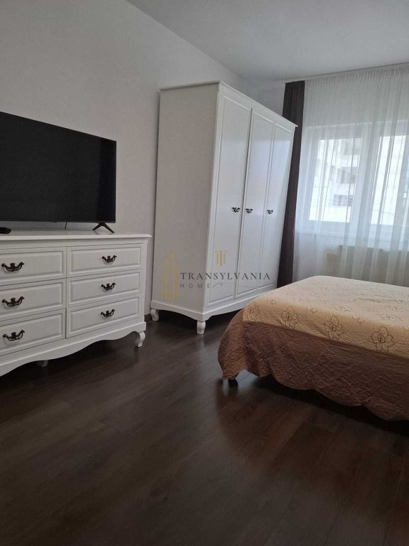 Apartament 2 camere, balcon, decomandat zona Dioda-Calea ...