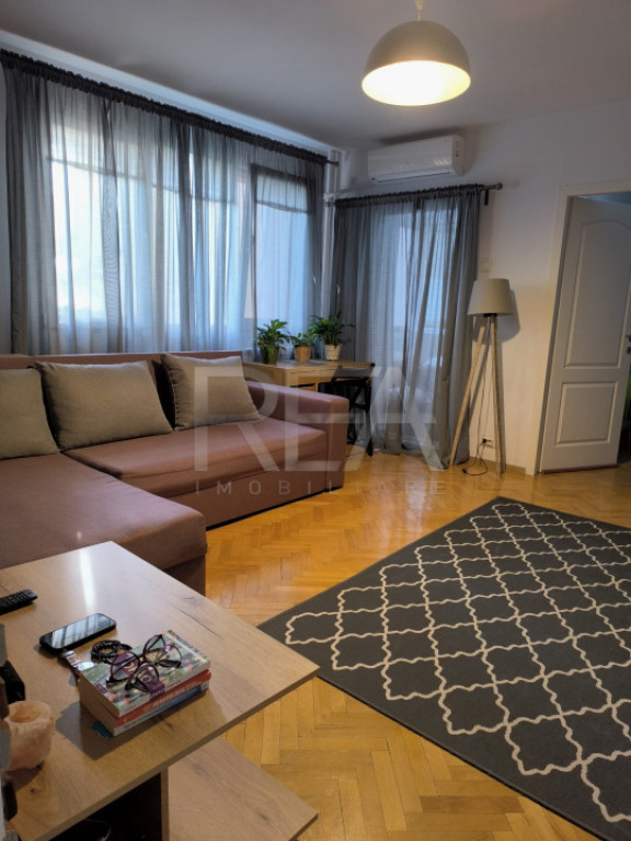 Titan - 4/10 - renovat - parcare