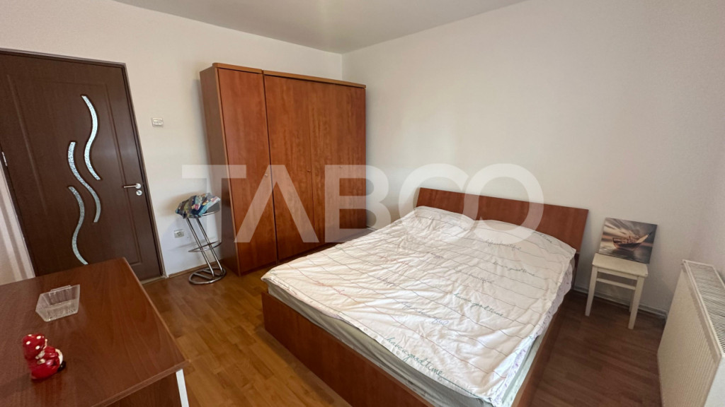 Apartament 3 camere decomandat pivnita balcon zona Lazaret S
