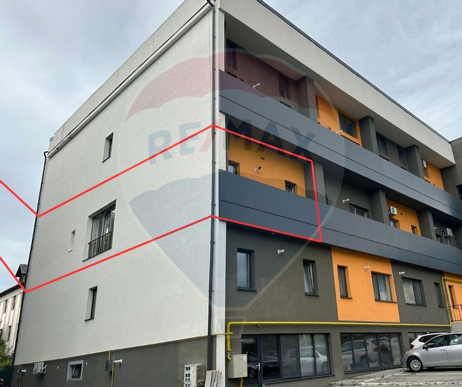 Apartament cu 4 camere de vânzare în zona Sasar