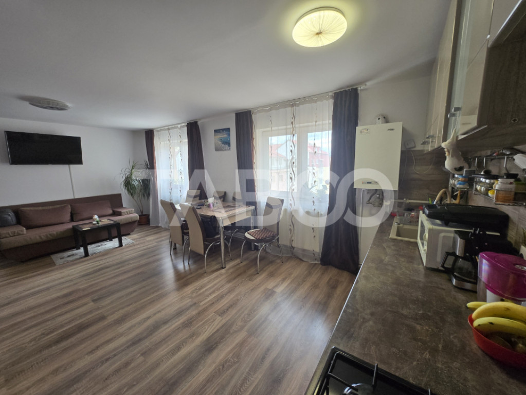 Apartament de vanzare decomandat 78mp 3 camere zona Vasile A
