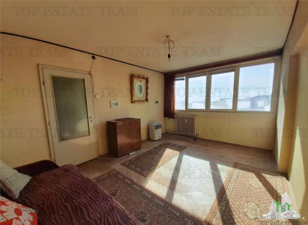 In exclusivitate TINERETULUI chiar la METROU- 3 camere- la