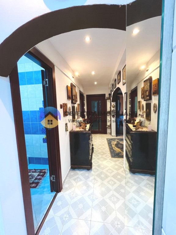 Apartament 4 camere - Darmanesti calea ROMANULUI/ 2 bai/ 2 b