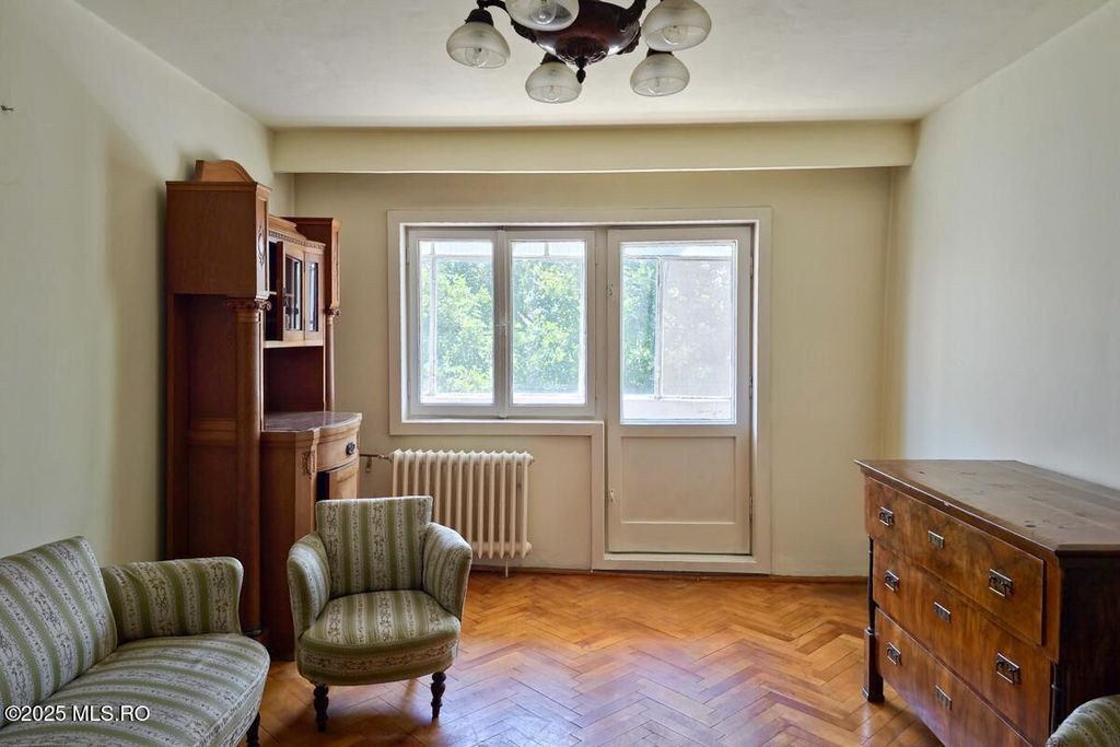 Complex - Str Darwin - 4 camere, decomandat,etaj 2, 89 mp...