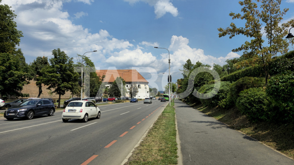 Apartament de inchiriat la casa 4 camere 2 bai balcon zona C