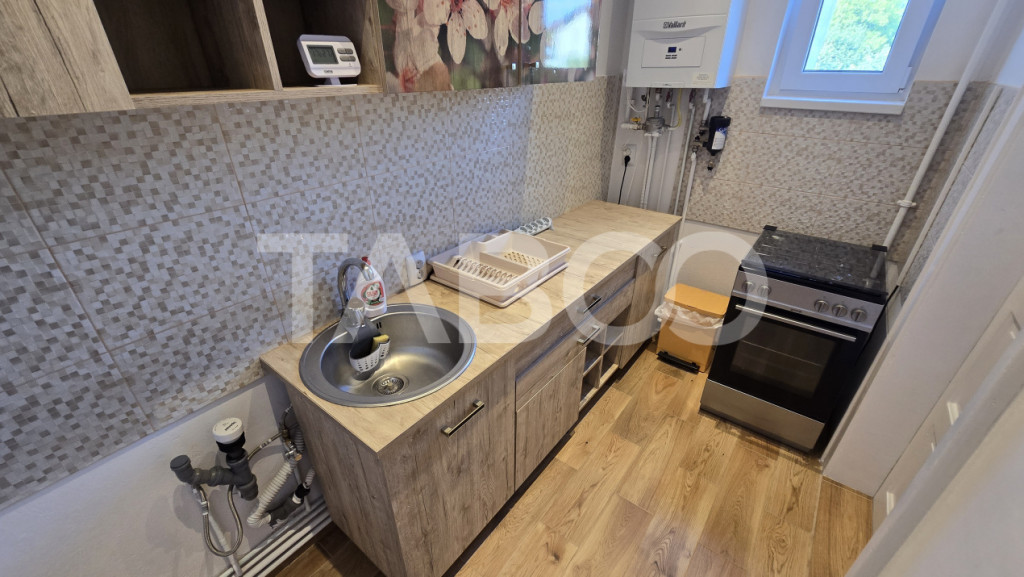 Spatiu comercial cu 3 camere de inchiriat zona Trei Stejari