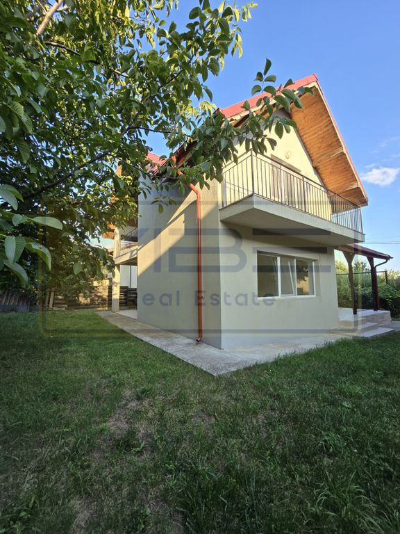 Popas Pacurari- 5 min de Atrium Garden- Vila 4 camere ren...