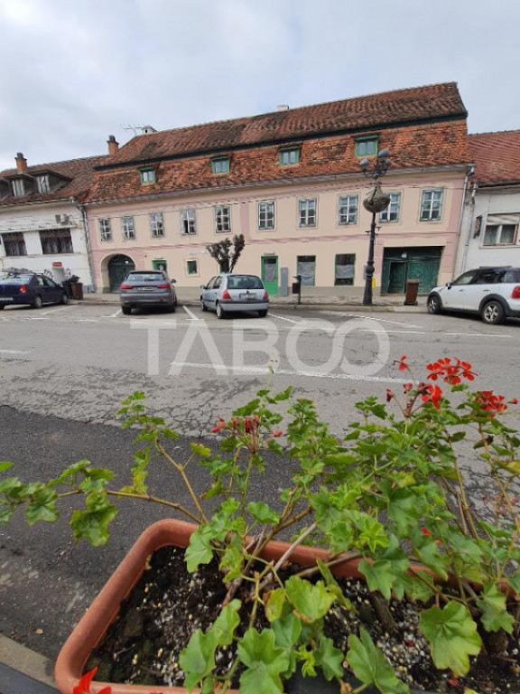 Apartament de inchiriat 80 mp 3 camere la casa zona centrala