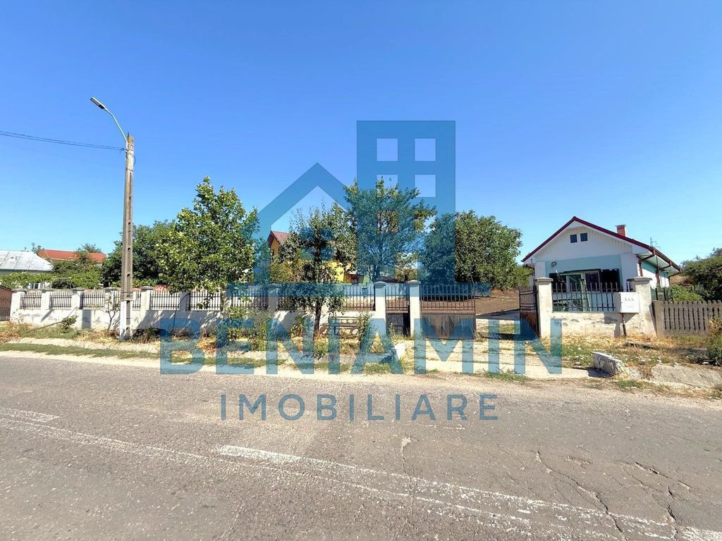 Parcele de teren 200mp-Gaze-Apa-Curent-Canalizare-Pielest...