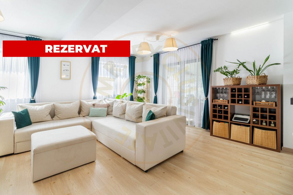 Casa cu garaj automat Domnești