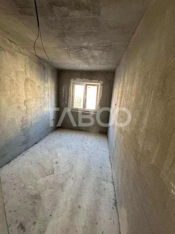 Apartament 3 camere 56mp de vanzare decomandat zona Valea Au