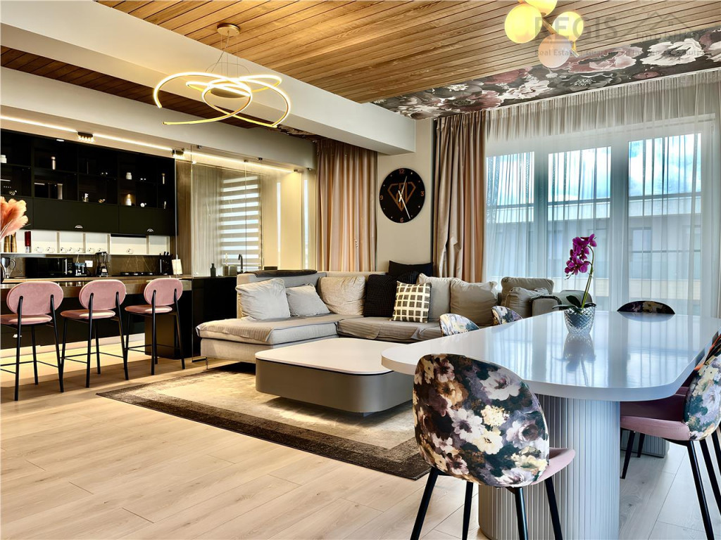 Penthouse in Tractorul langa Mall Coresi de Inchiriat