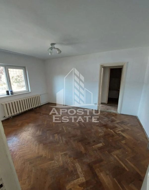 Apartament cu 2 camere, semidecomandat, zona Dambovita