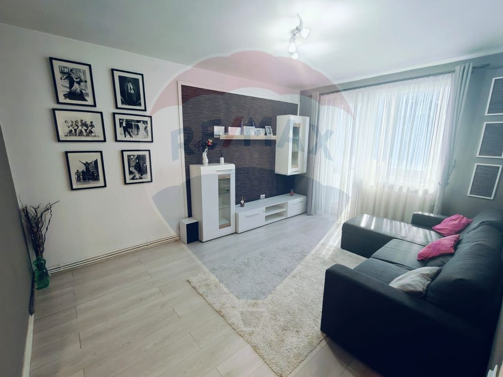 Apartament de inchiriat cu 3 camere in zona Centrală