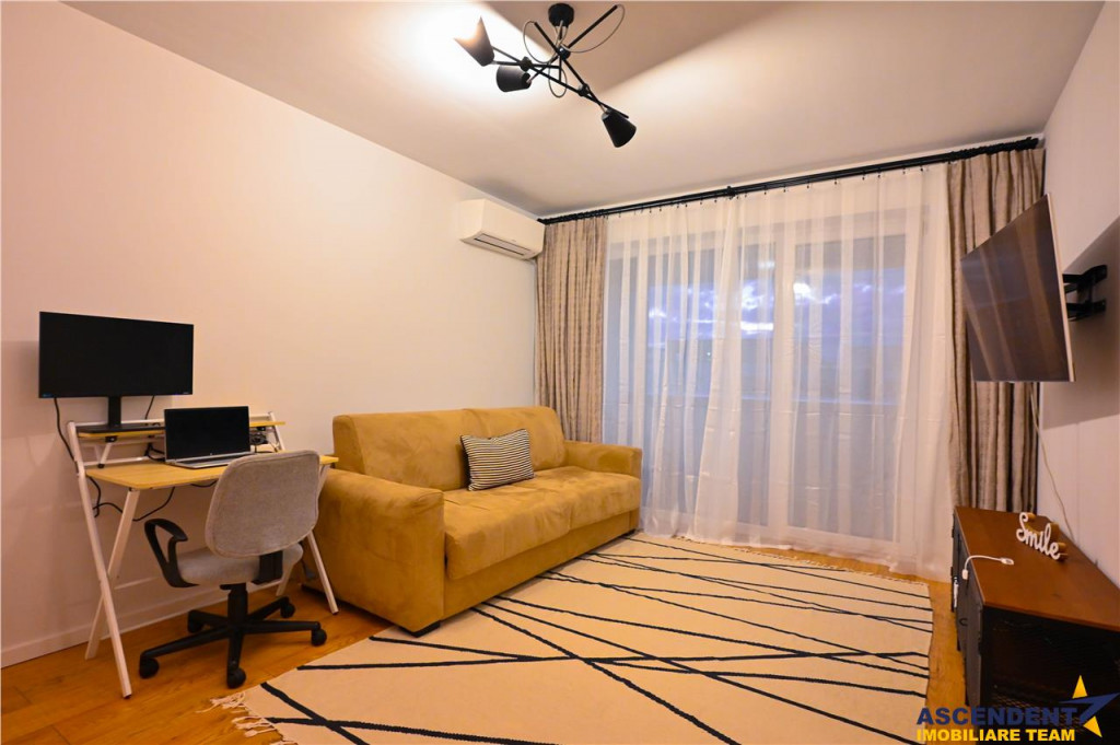 Decomandat, mobilat modern, echipat, Tractorul, Kasper, Core