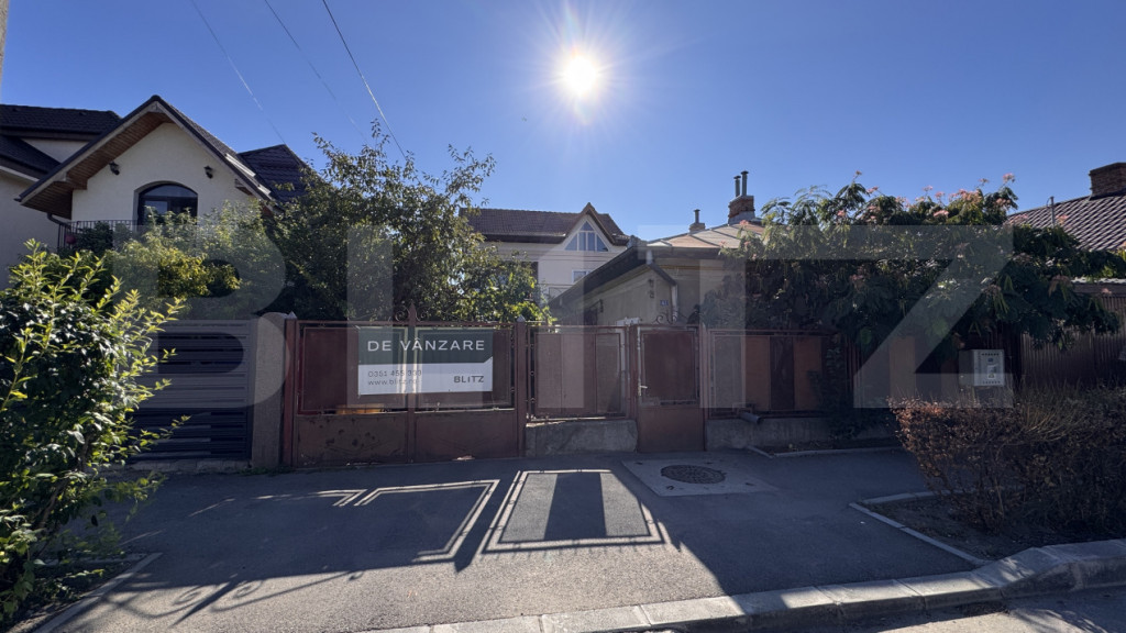 Casă P + E + M cu garaj și casă P, 247 mp utili, 292 mp t