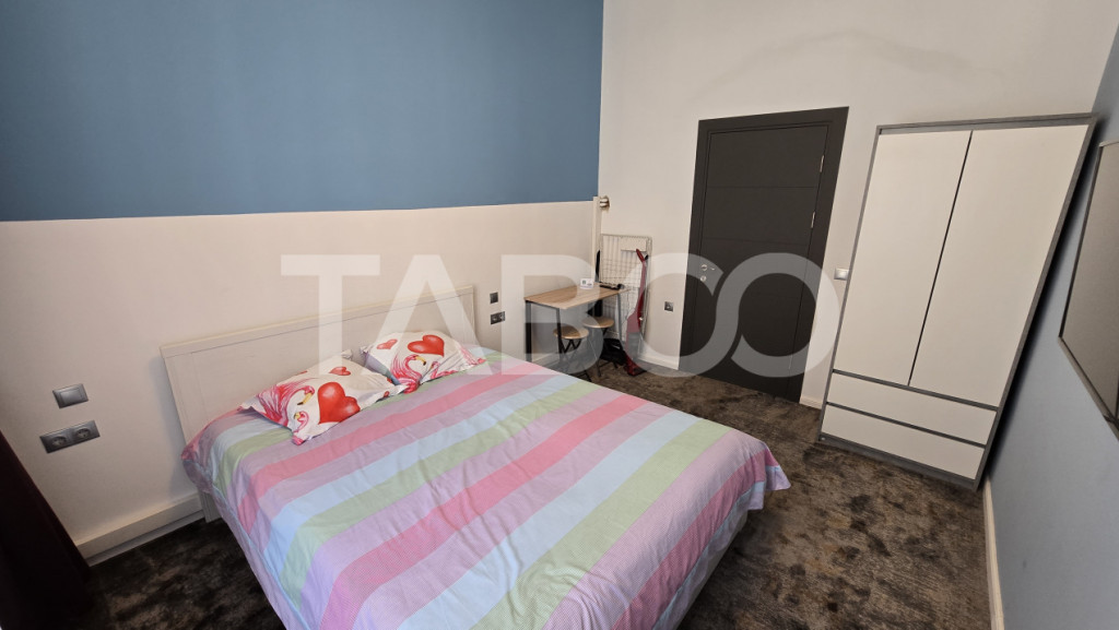 Garsoniera de inchiriat la curte Centrul Istoric mobilata ut